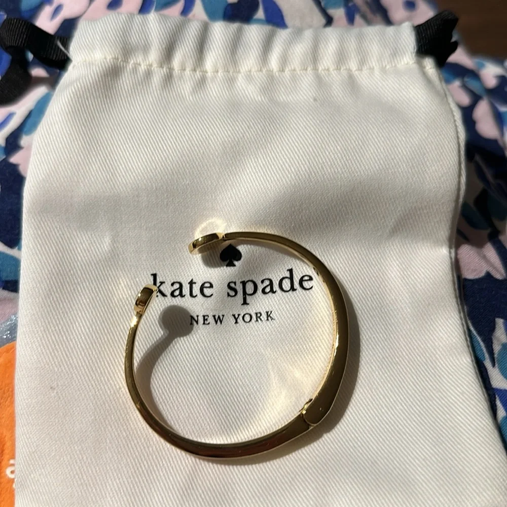 Kate Spade gold tone bangle bracelet - Picture 4 of 4